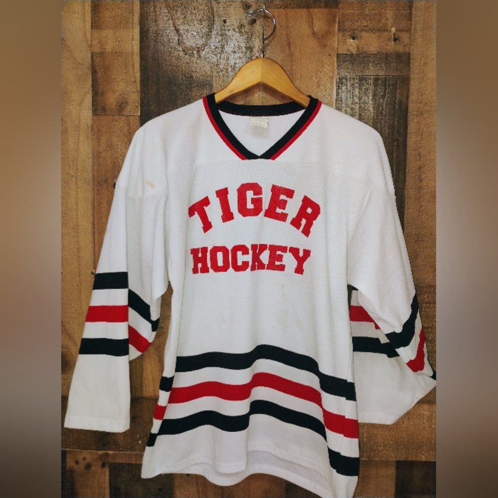 Athletic Knit AK Tiger Hockey Nanni 9 Jersey Size Small